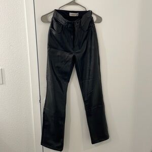 Abercrombie vegan leather 90s straight pant in black, size 23 / 000 short